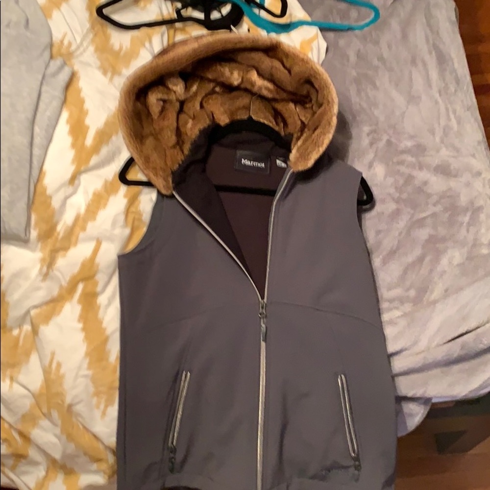Marmot Medium NWOT Grey Vest with Faux Fur Hood